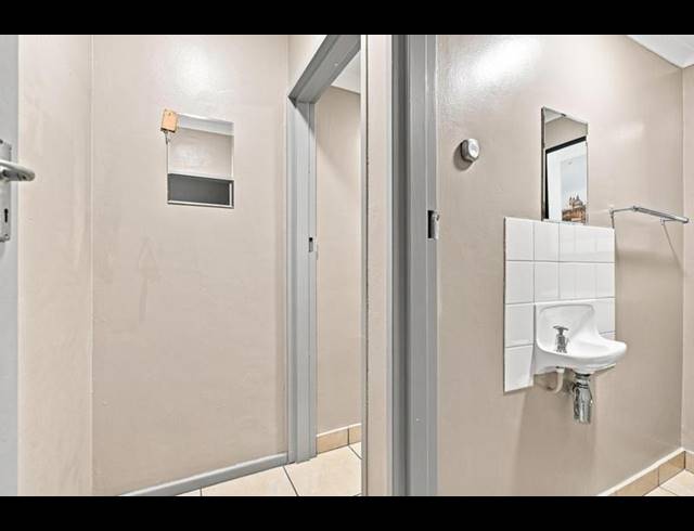 BUSINESS PROPERTY TO RENT IN PINELANDS